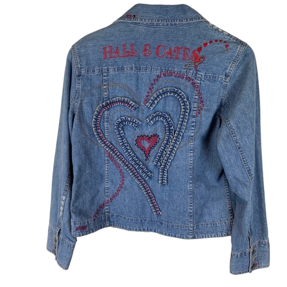 Chicos Hall & Oates Embroidered Heart Denim Jacket Blue Distressed Size 0 Small